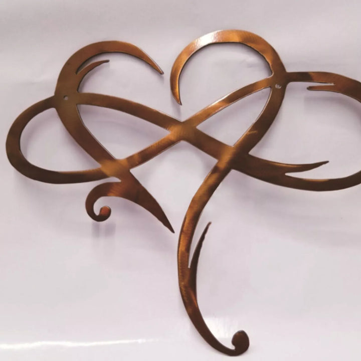 Symbole d'amour éternel en fer, cette décoration murale cœur infini apporte élégance et sens à votre intérieur.