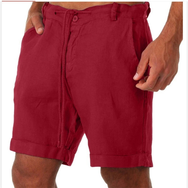 Short homme Iven coupe décontractée moderne. Léger, confort estival pour la ville et les sorties.