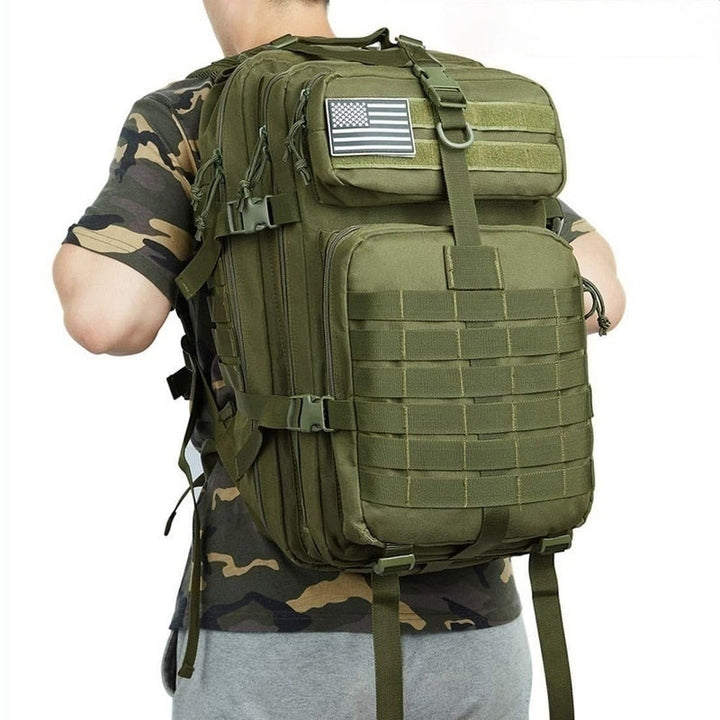 Sac à dos urbain 50L, idéal comme bagage de voyage polyvalent et pratique.