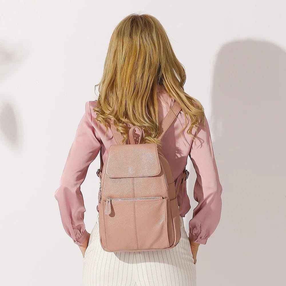 Sac à dos femme cuir véritable, un choix élégant et polyvalent pour un usage quotidien intemporel.