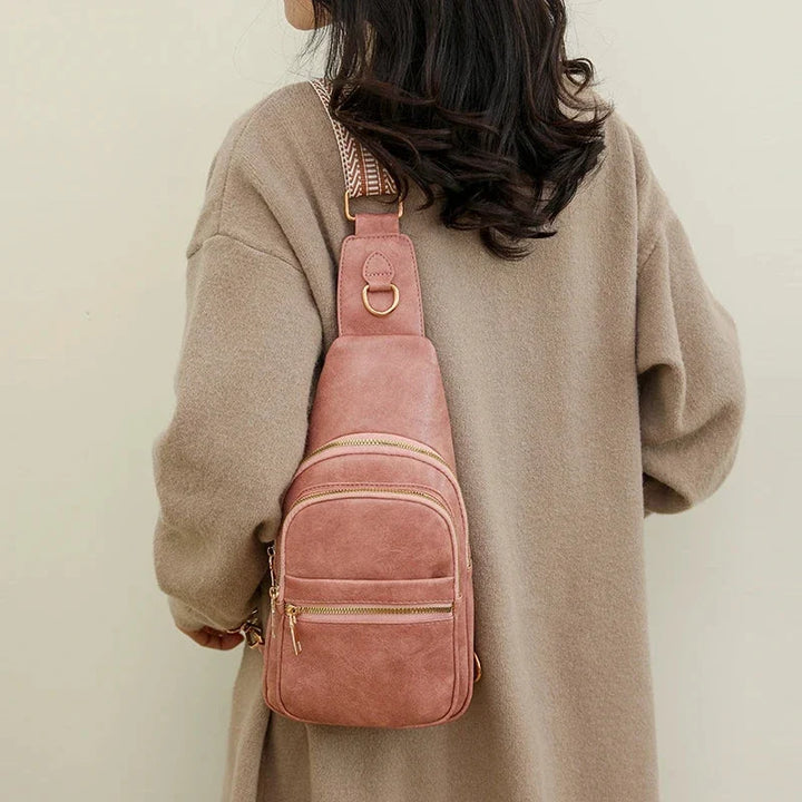 Élégant sac banane femme, en cuir PU, porté bandoulière. Pour le sport, les loisirs, la mode.