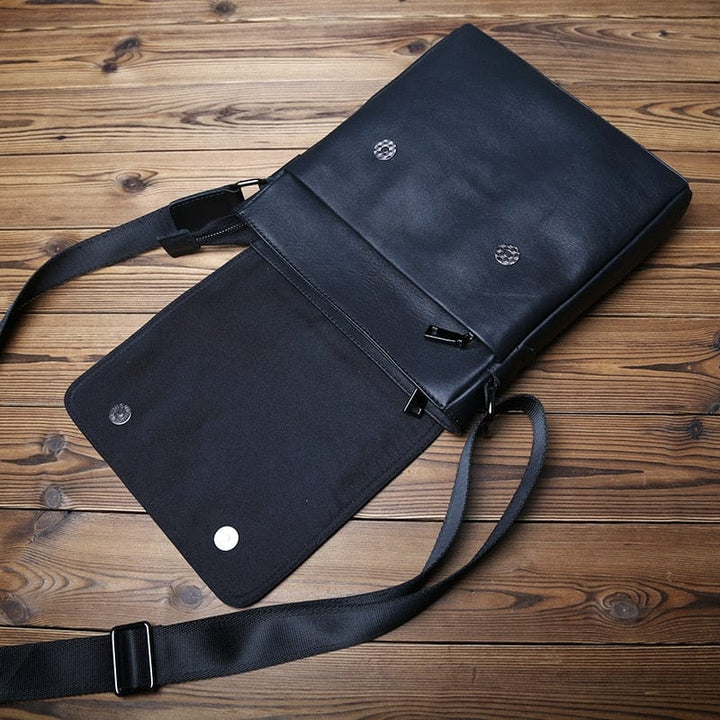 Sac bandoulière homme en cuir véritable de haute qualité, durable et intemporel pour toutes occasions.