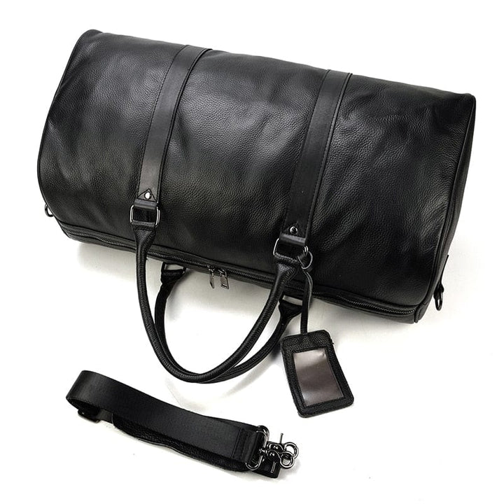 Grand sac de voyage femme en cuir, parfait comme duffle bag ou sac de sport élégant.