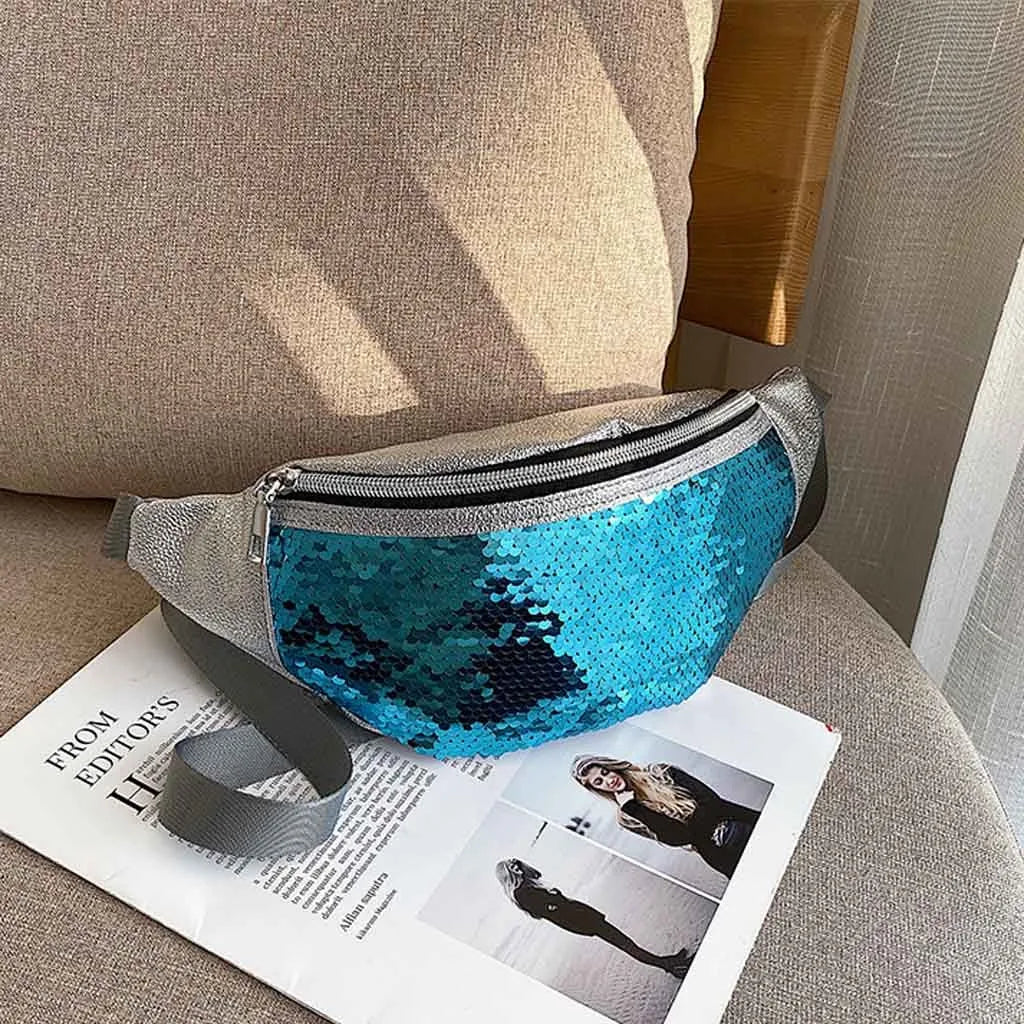 Sac banane argenté pour femme, rehaussé de sequins scintillants, idéal pour un look chic et tendance.