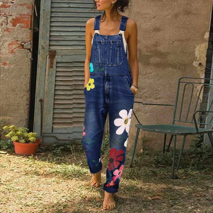Salopette femme à bretelles, coupe droite décontractée. Confortable et polyvalente pour un style quotidien élégant.