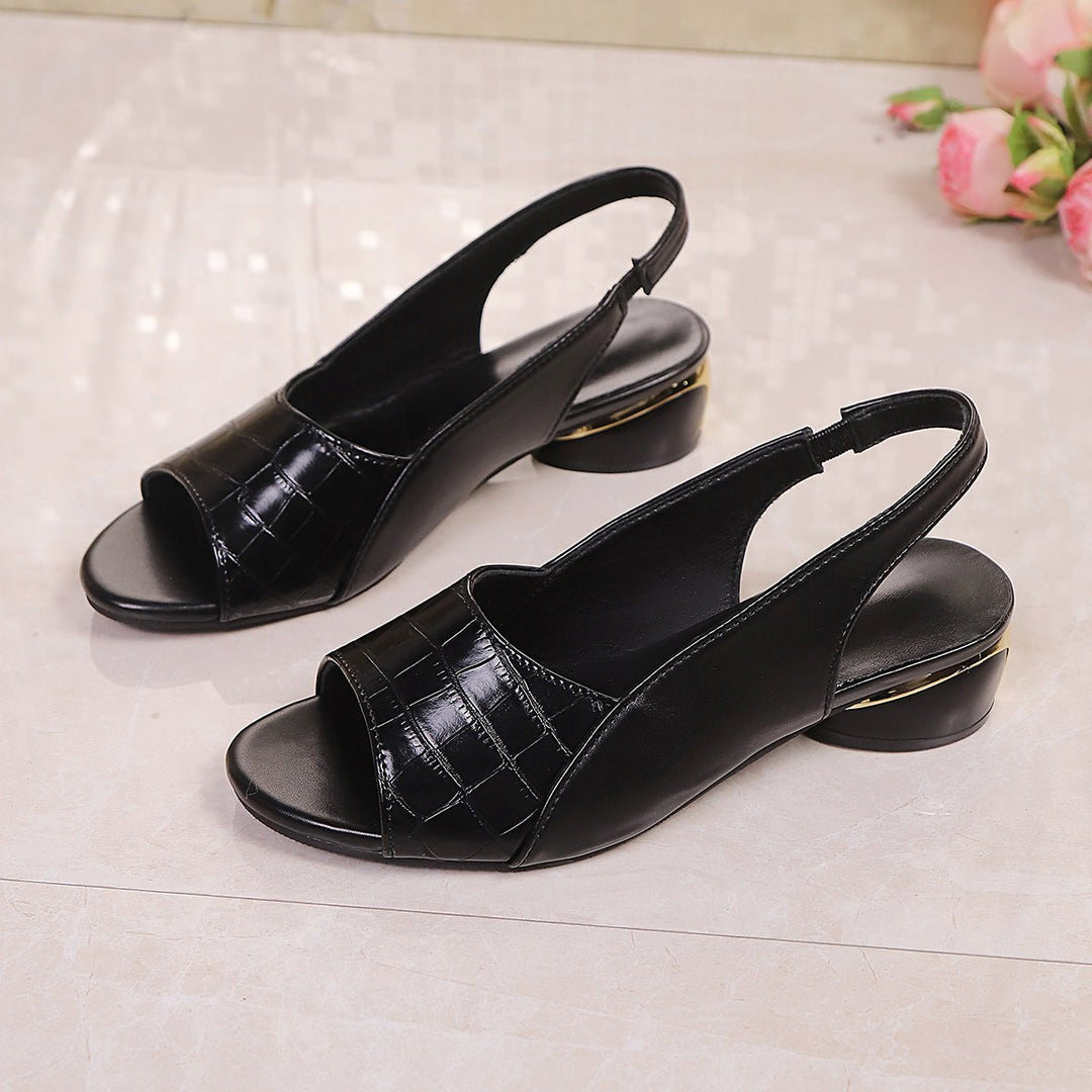 Sandales élégantes femme avec talons bloc moyen. Parfaites pour l'été, elles offrent chic et confort.