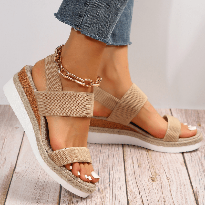 Sandales orthopédiques femme élégantes, bout ouvert, confort estival et soutien plantaire optimal pour le bien-être.