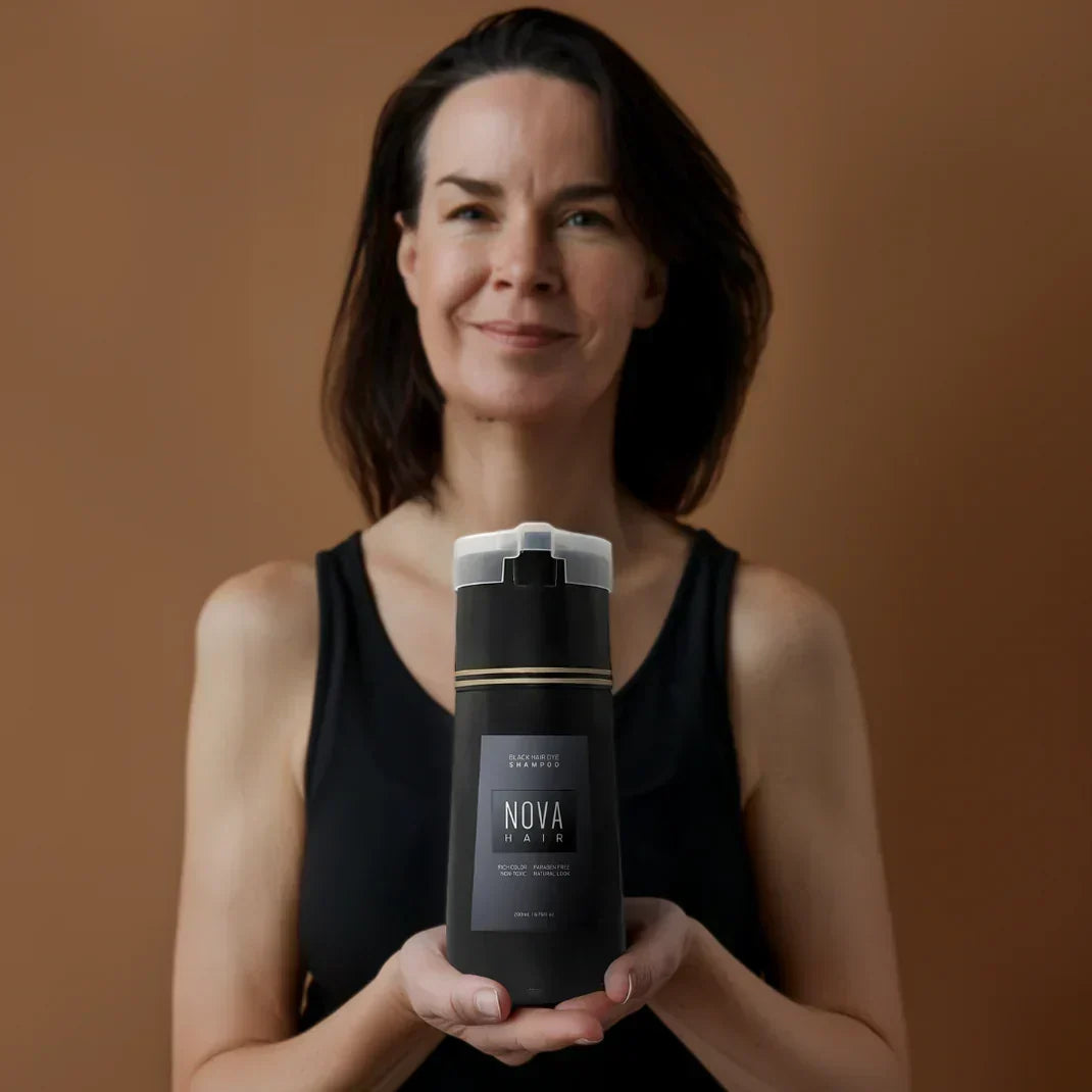 Raviveur de couleur instantané : shampooing colorant pour des cheveux brillants et des racines camouflées.