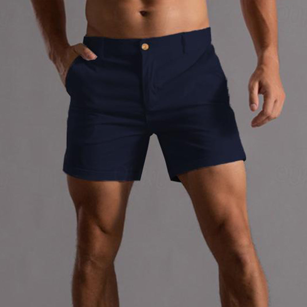 Short homme casual chic, coupe ajustée, idéal pour l'été et les occasions décontractées.