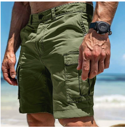 Short cargo homme d'été pratique avec multiples poches pour un rangement facile, parfait pour un look décontracté.