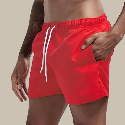 Short de bain homme sportif, léger, parfait pour les sports nautiques et la natation.