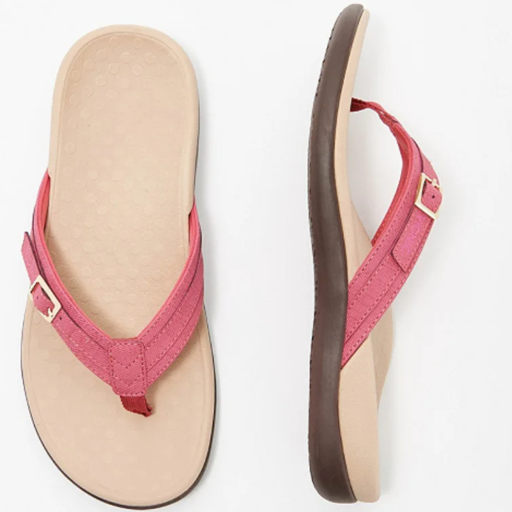 Tongs confortables pour femmes, design ergonomique et soutien orthopédique essentiel pour l'été.