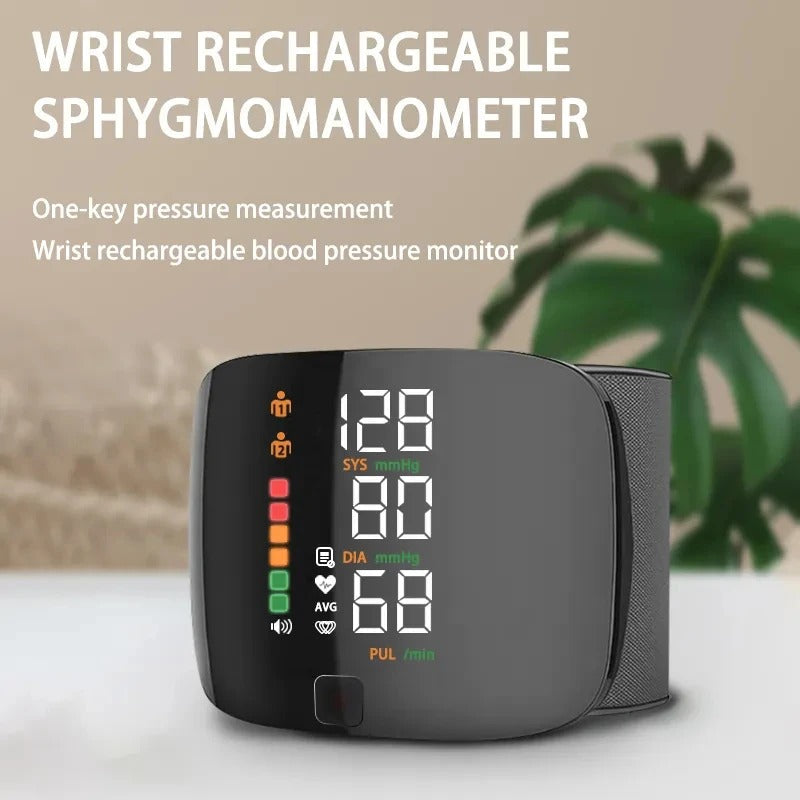 Moniteur de tension artérielle numérique portable pour poignet, idéal pour un suivi régulier de la santé cardiaque.