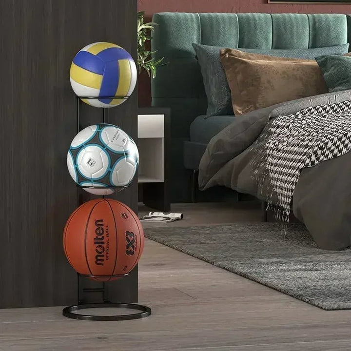 Accessoire de rangement vertical pour ballons, parfait pour le désordre sportif à la maison. Gain de place.
