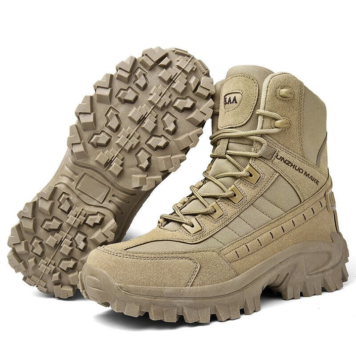 Bottes militaires noires homme, style tactique, durables et résistantes pour travail et aventure.