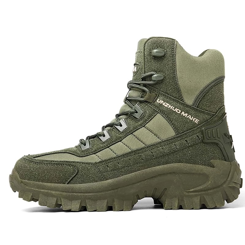 Bottes imperméables homme pour le travail, robustes, antidérapantes, assurent sécurité et confort.