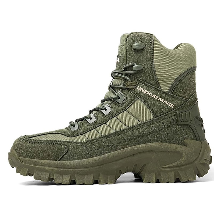Bottes militaires homme, imperméables, antidérapantes et durables, conçues pour un confort extrême.