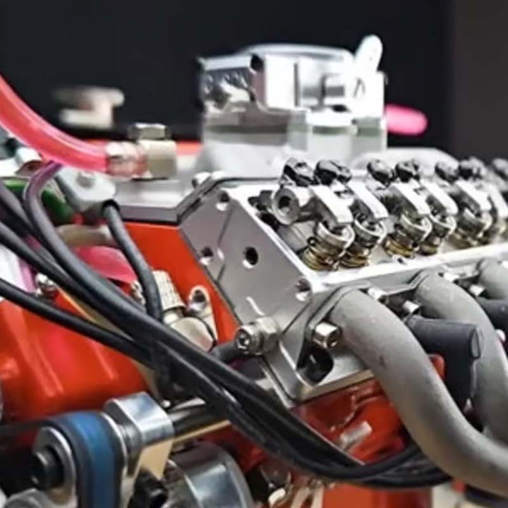 Moteur V8 essence fonctionnel en kit d'assemblage, modèle réduit réaliste pour projet mécanique ou RC.