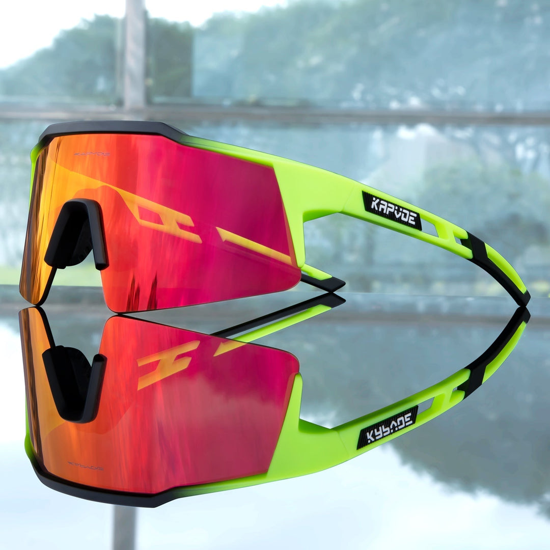 Lunettes de soleil homme sport, légères. Verres polarisés UV pour activités estivales.
