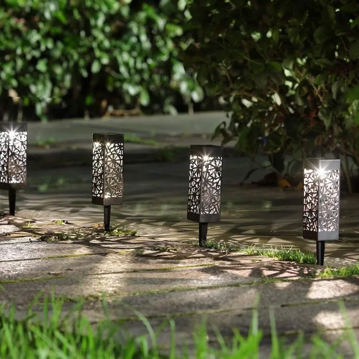 Créez une ambiance magique avec cette lampe solaire de jardin. Éclairage LED extérieur écologique et décoratif.