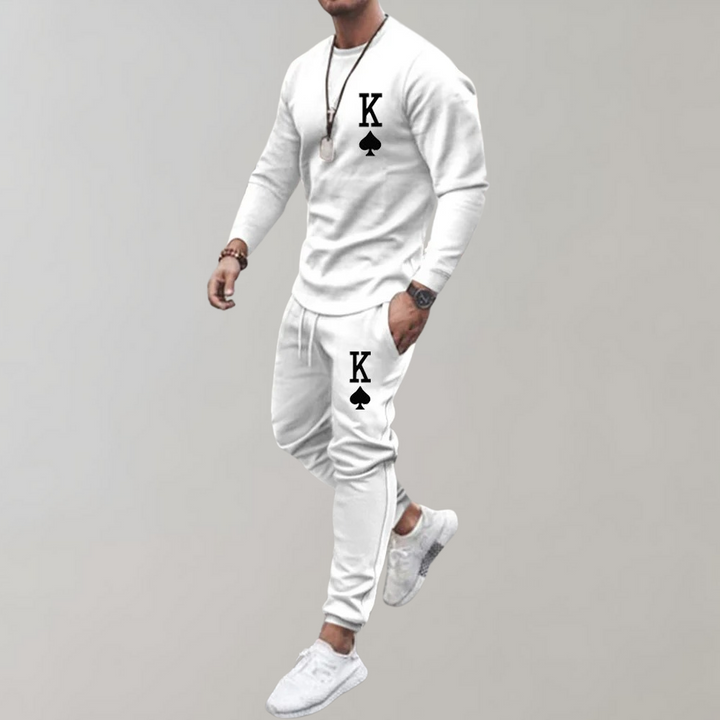 Survêtement homme kaki élégant, parfait pour le sport, la détente et le loungewear. Ensemble décontracté et confortable.