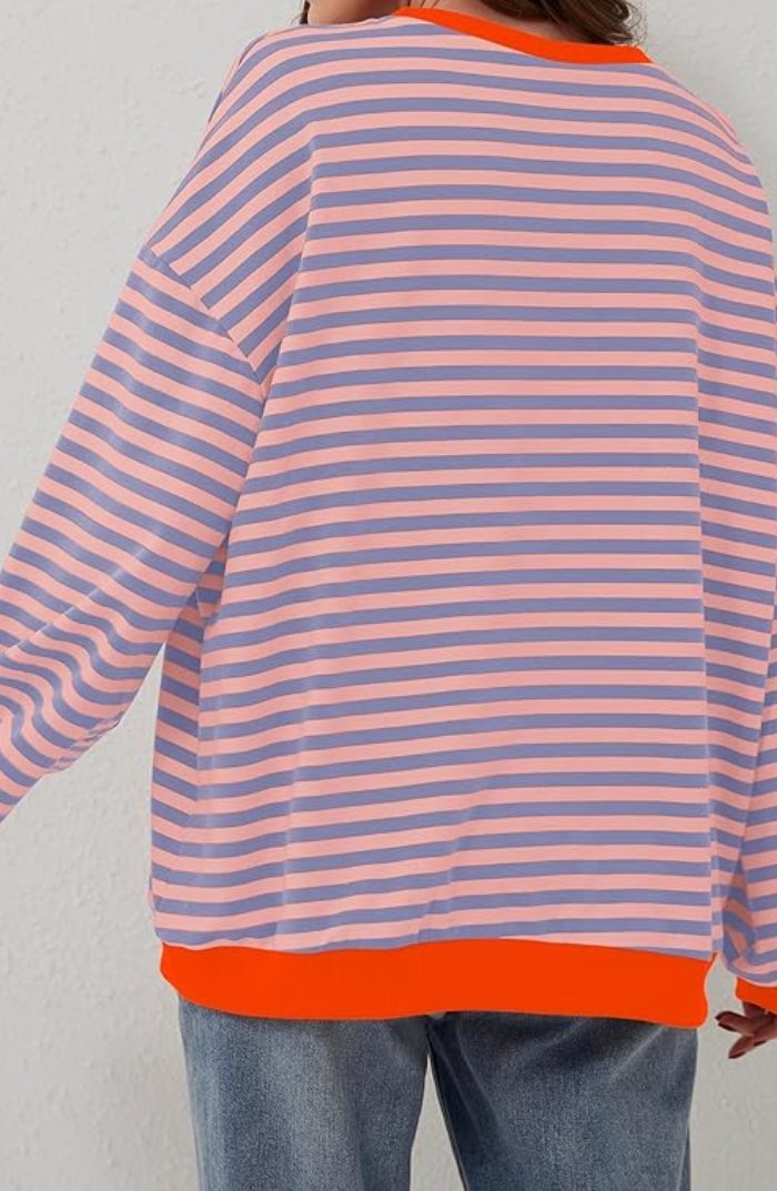 Pull femme décontracté, à rayures, avec épaule tombante et bord contrasté, idéal pour un look stylé.