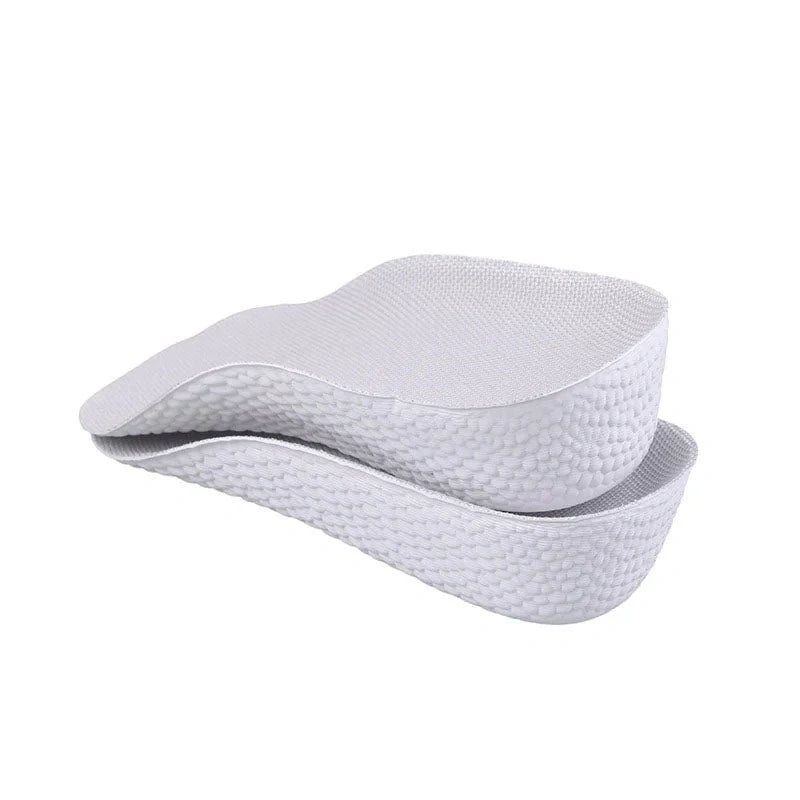 Talonnettes orthopédiques pour hommes, offrant discrétion et augmentation de hauteur dans les chaussures.