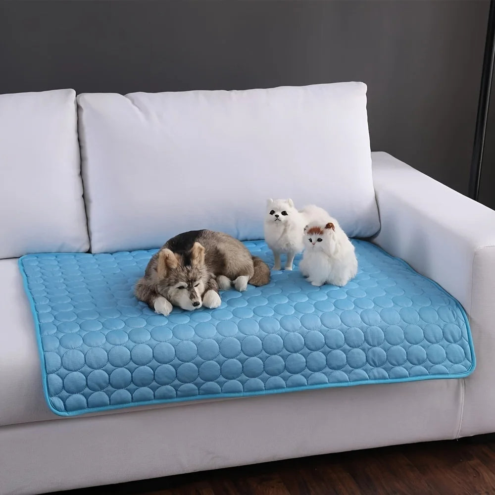 Tapis de fraîcheur pour animaux, conçu pour soulager chiens et chats de la chaleur estivale. Très confortable.