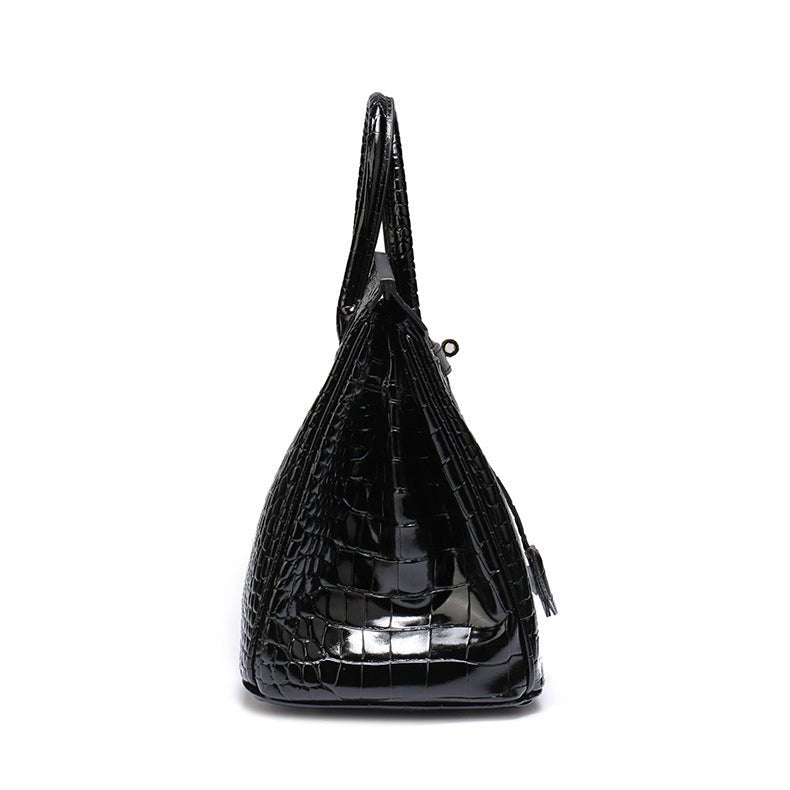 Sac bandoulière en cuir pour femme, un choix élégant pour le quotidien actif.