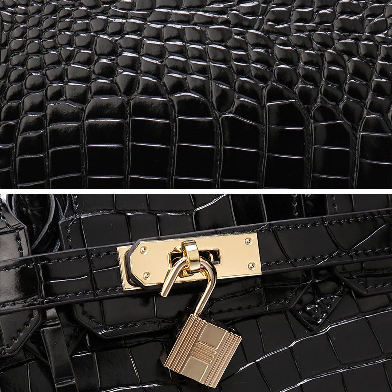 Sac bandoulière classique en cuir, alliant durabilité, style et organisation.