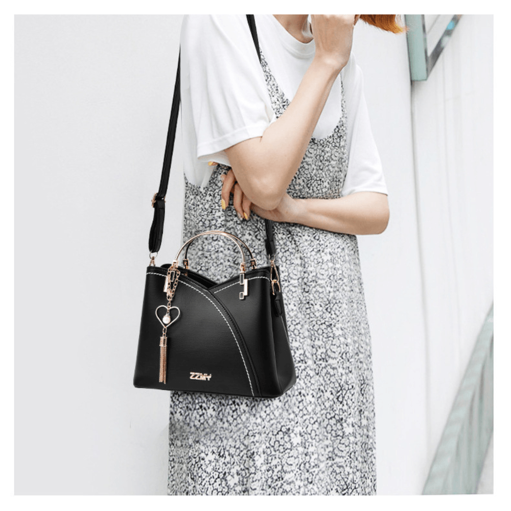 Sac fourre-tout chic pour femme, en cuir, au design moderne, parfait accessoire de mode et d'organisation.