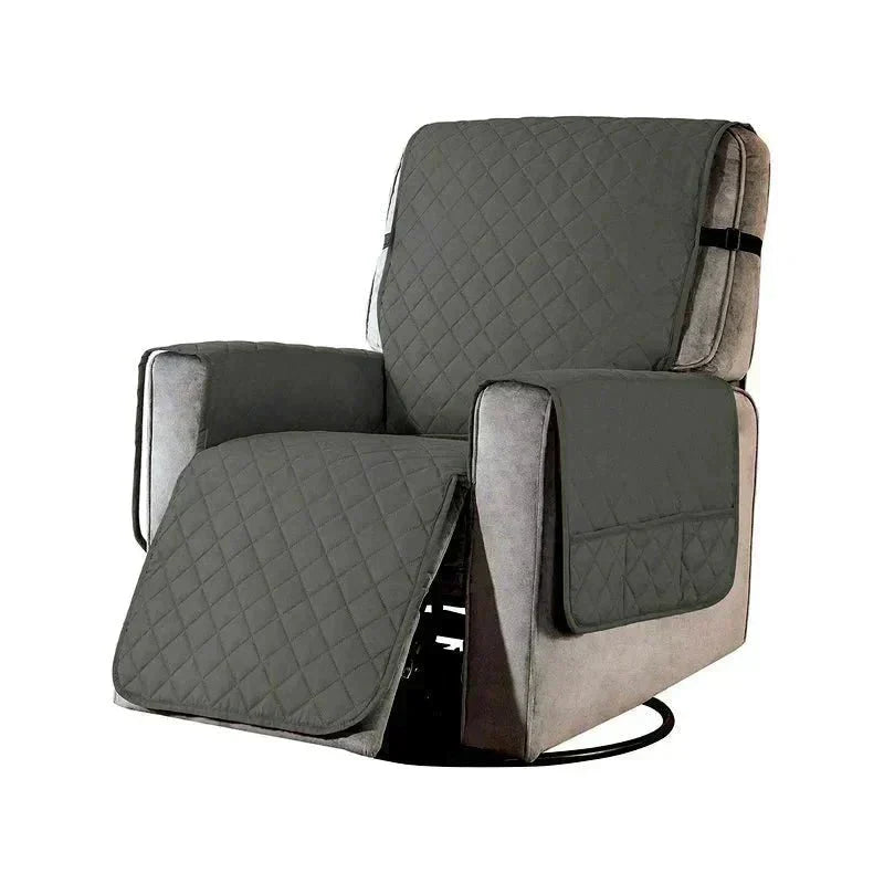 Protection fauteuil en polyester beige, confortable et facile à installer, pour un salon cosy.