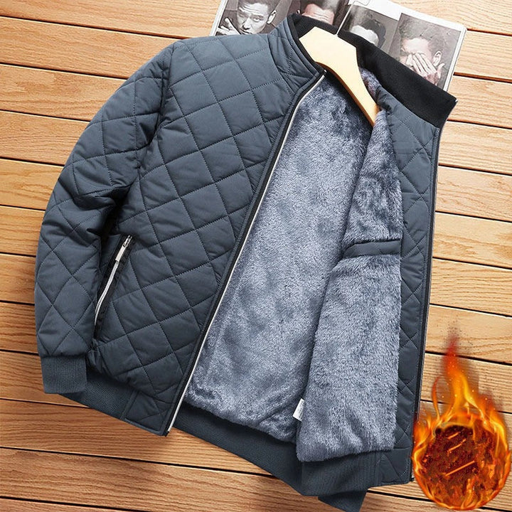 Veste bomber d'hiver homme élégante, chaude et confortable pour un style urbain moderne et casual.