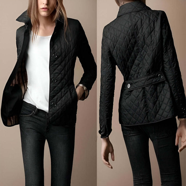 Mode femme: veste élégante et respirante au design luxe. Adaptée pour le bureau ou un style décontracté moderne.