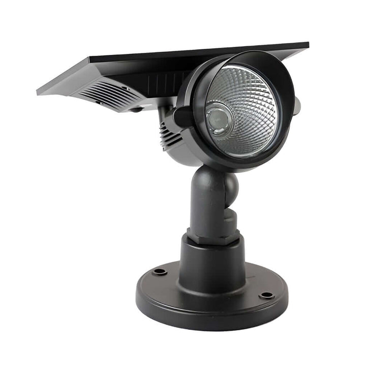 Plusieurs spots solaires LED créant une ambiance lumineuse et un balisage élégant dans le jardin.