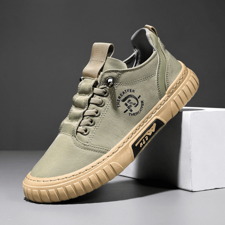 Chaussures casual homme à lacets, design moderne et semelle épaisse, pour un look urbain et un confort durable.