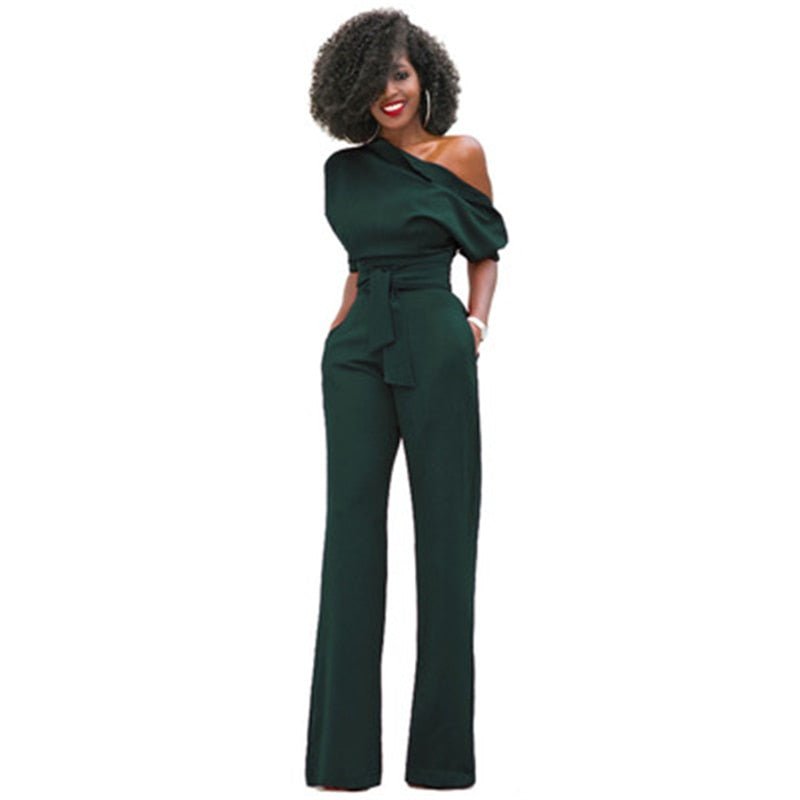Combinaison bodycon femme noire élégante, coupe ajustée, parfaite pour soirée chic.
